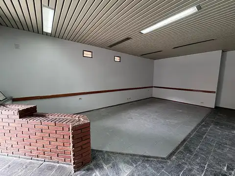 Local en Venta en Olivos, USD 189.000