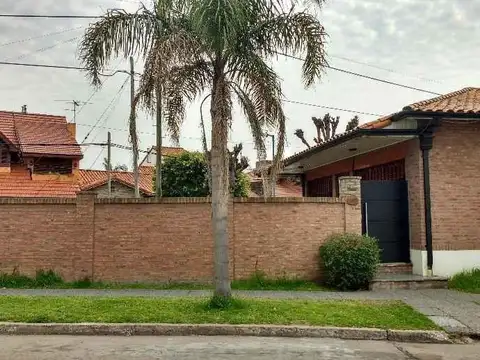 Casa en Venta en Bernal Oeste, USD 320.000