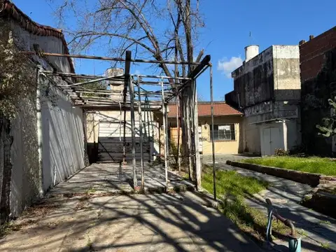 Terreno en Venta en Castelar, USD 95.000