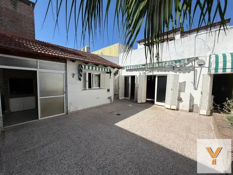 Casa en venta - 2 Dormitorios 1 Baño - La Plata