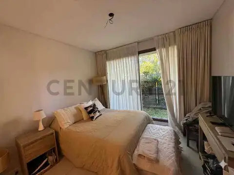 Av Caseros 1679 , Piso 0