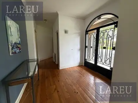 Casa 7 ambientes con 4 baños