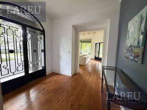 Casa en Venta con 4 cocheras