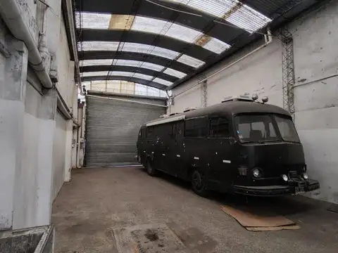 GALPON EN ALQUILER 1.200M2 MORON