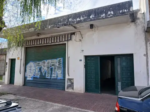 Local con casa en Wilde