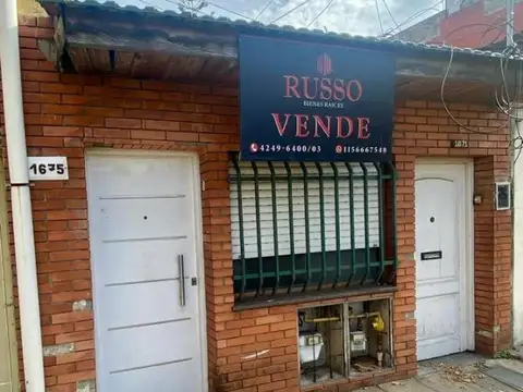 Venta de PH con 3 departamentos y local a la calle en Lanús!