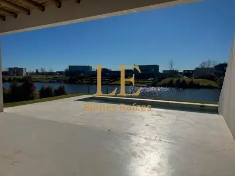 VENTA CASA A LA LAGUNA EN EL NAUDIR