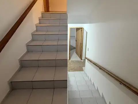 Alquilo casa 400 m2, ideal comercial,Arguello zona recta