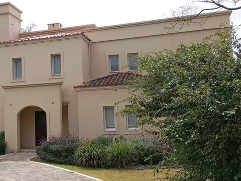 CASA EN VENTA! B La Aguada - San Lorenzo Chico
