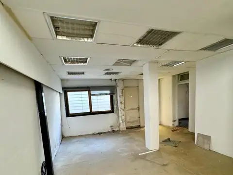 Oficina 6 ambientes con 1 baño