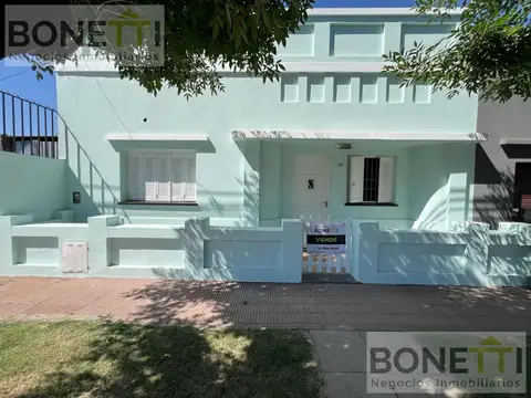Venta o permuta de casa de 2 dormitorios en Mercedes Buenos Aires