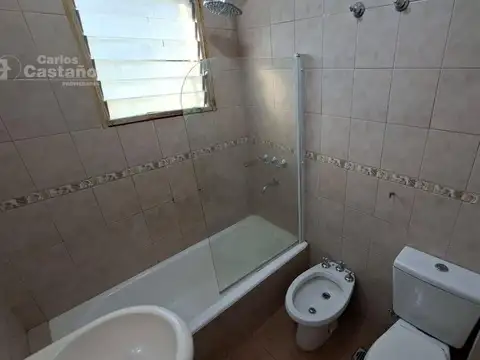 Depto. 3 Amb. al Lateral, Muy Luminoso a 1/c de Av. Maipú