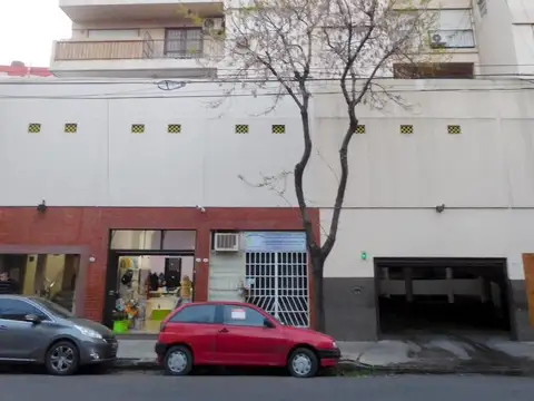 DEPARTAMENTO DE 2 AMBIENTES AL FRENTE -MUY LUMINOSO-BAULERA