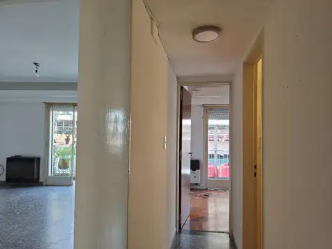 Depto Tipo Casa 4 ambientes con 2 baños