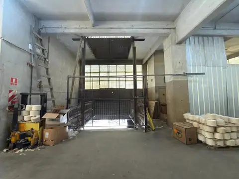 Galpón de 3000 m2 en alquiler en Villa Lynch