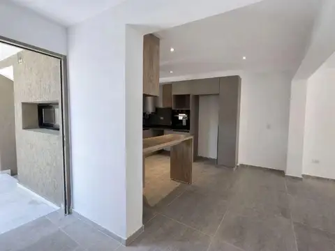 Departamento en Alquiler con 1 cocheras