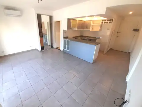 Departamento en Alquiler en Villa Pueyrredon, $ 650.000