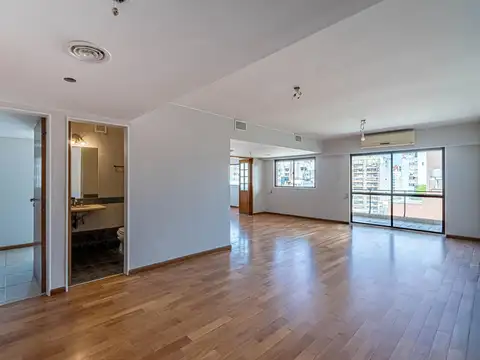 VENTA- Departamento 4 dormitorios. Con cochera. APTO CREDITO