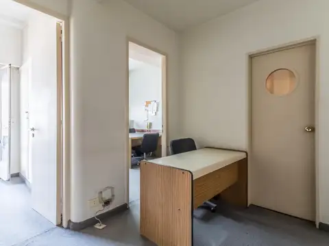 Alsina al 500, entre Bolivar y Peru