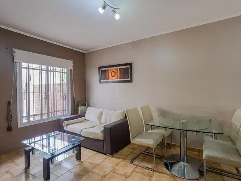 Depto Tipo Casa en Venta en Villa Luzuriaga, USD 88.000