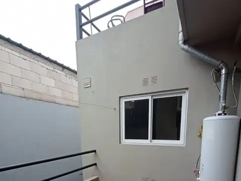 Depto Tipo Casa en Venta de 3 ambientes