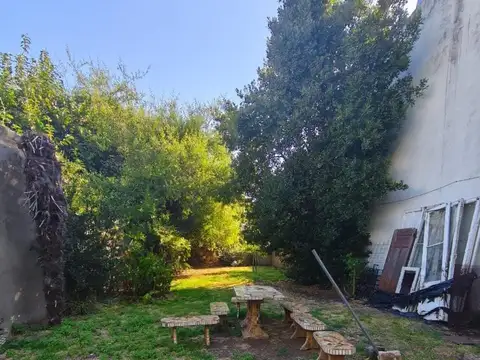 Casa 6 ambientes con 2 baños