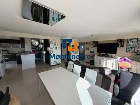 Importante departamento 4 ambientes en Villa Ballester centro
