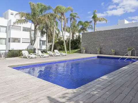 Montoya 3 suites, piscina, mucama y parrilla.