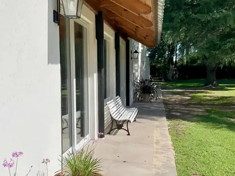 Quinta en Venta con 3 cocheras