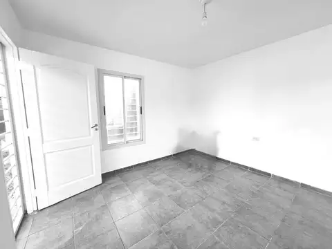 Casa 5 ambientes con 1 baño