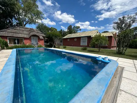 Casa en Venta con 4 cocheras