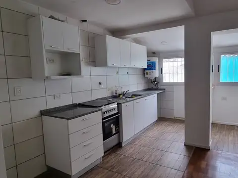Departamento tipo casa en venta a 1 c/ av maipul