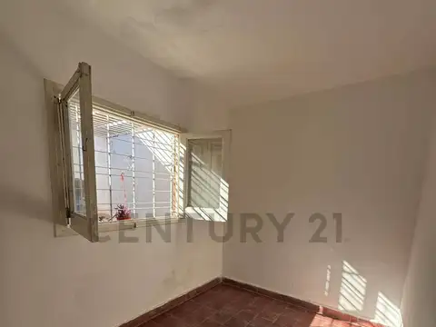 Espora 2000, Piso -
