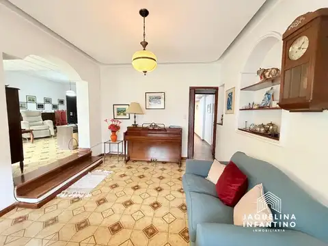 Casa 4 ambientes con 5 baños