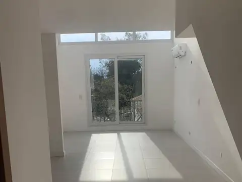 Venta 2 Ambientes Saravi Village duplex cochera.