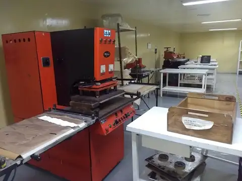 Establecimiento laboratorio, fabricación y deposito hab ANMAT Clase III CORDOBA