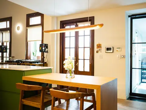 Casa 5 ambientes con 2 baños