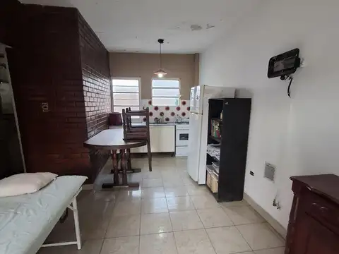 Casa de 3 ambientes en excelente estado – Parque San Martín