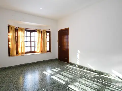 Depto Tipo Casa en Alquiler de 3 ambientes