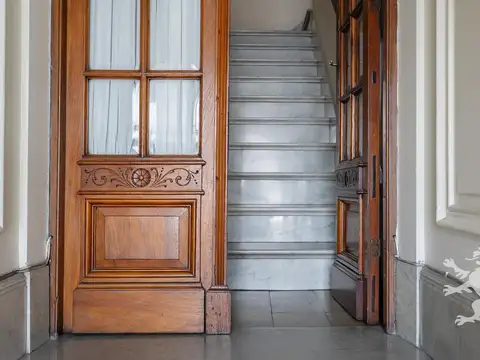 Depto Tipo Casa en Venta 100 años