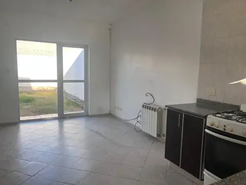 Depto Tipo Casa 3 ambientes con 1 baño