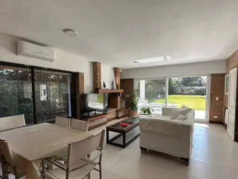 Casa 5 ambientes con 5 baños