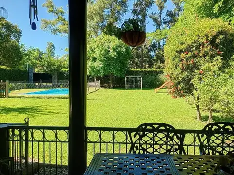 VENTA EXCELENTE QUINTA CON PILETA HERMOSA ZONA