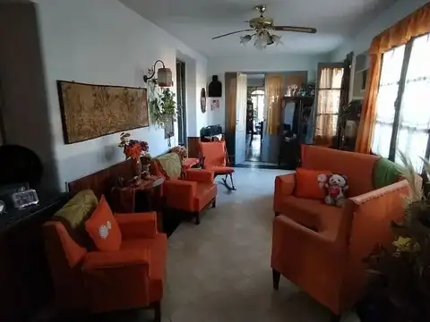 Casa 7 ambientes con 3 baños