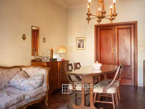 Casa 6 ambientes con 2 baños