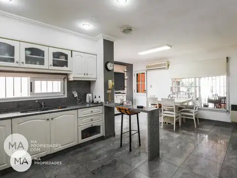 Casa 3 Dormitorios con jardín y pileta - Chassaing 7800 - Fisherton | Venta