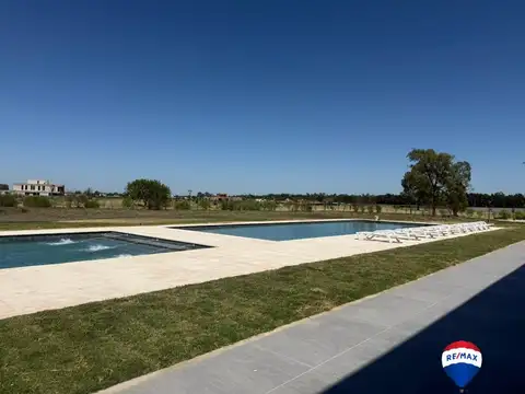 LOTE EN VENTA EN SAINT THOMAS CHICO EN DESARROLLO