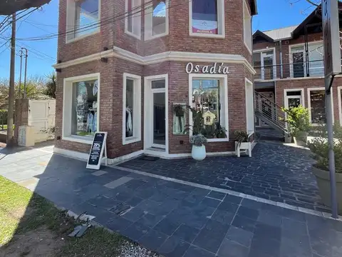 Local en Alquiler en Funes, $ 430.000