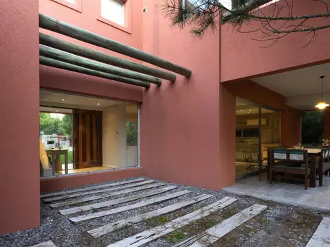 Casa  en Alq. Temporario en Costa Esmeralda, Costa Atlántica, Buenos Aires