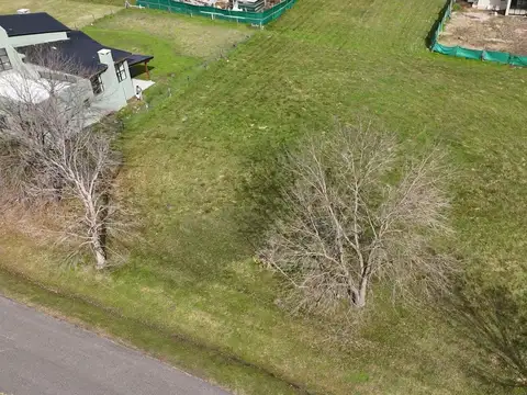 Venta de Lote en Barrio Los Alcanfores UF 100